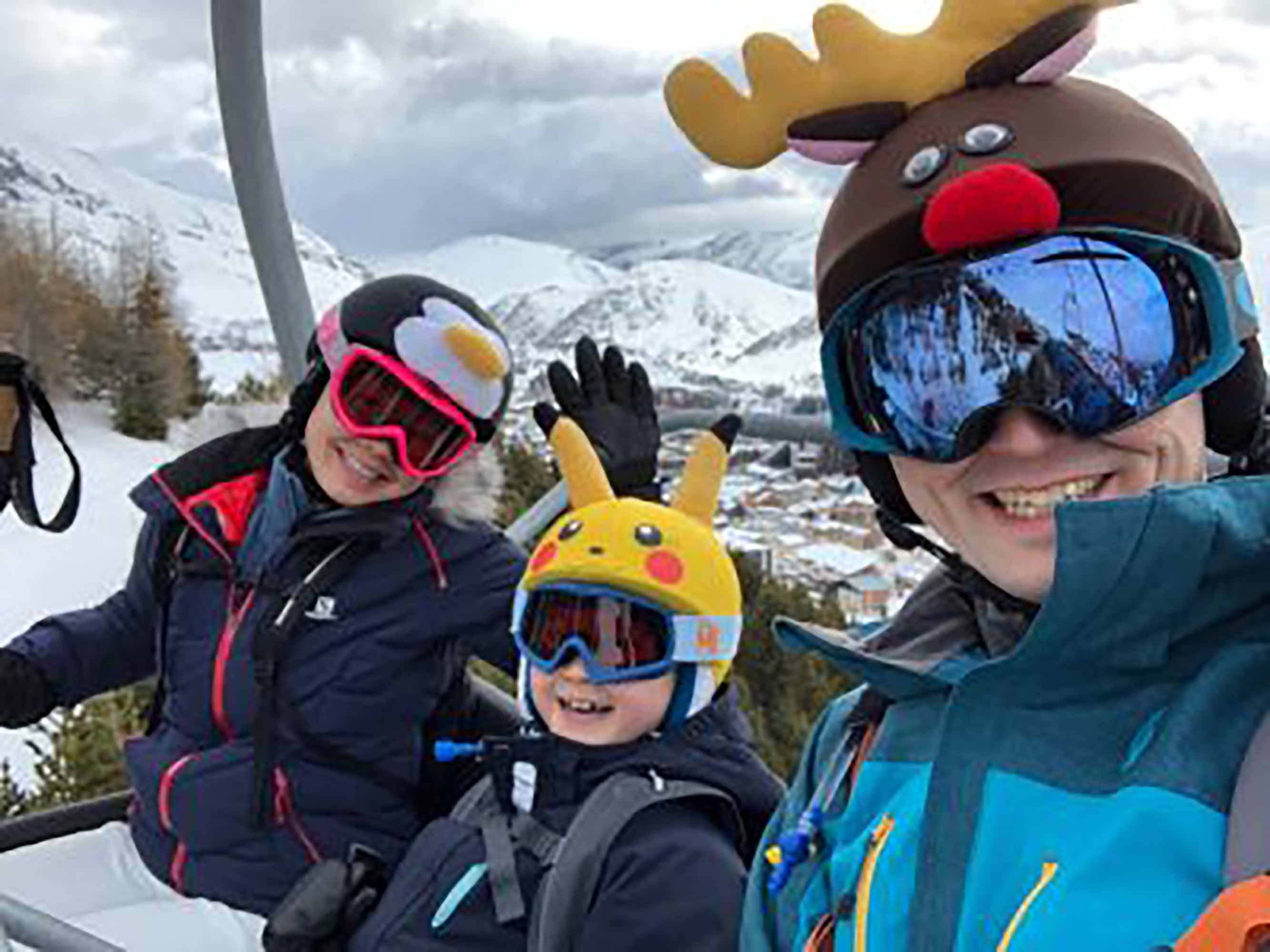 Rudolph the Reindeer Evercover copricasco sci, snowboard, bici, copricasco  skate equitazione, regalo ideale per Natale -  Italia