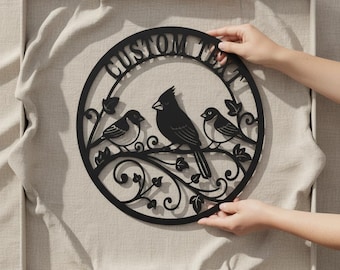 Gepersonaliseerde metalen wanddecoratie met kardinaalmotief, naambordje met kardinaalmotief, cadeau voor vogelliefhebbers, natuurlijke wanddecoratie, lasergesneden metalen vogelbordje