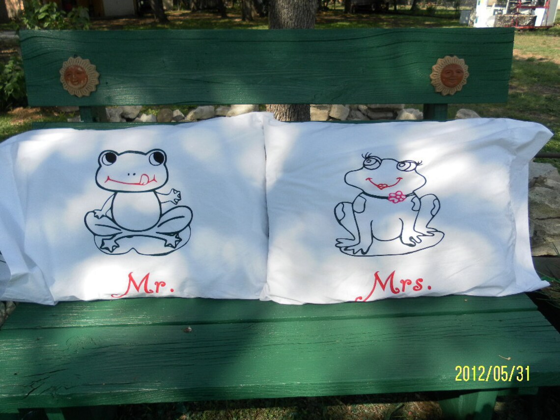 Sr. & Sra. Rana pintada a mano Fundas de almohada para | Etsy