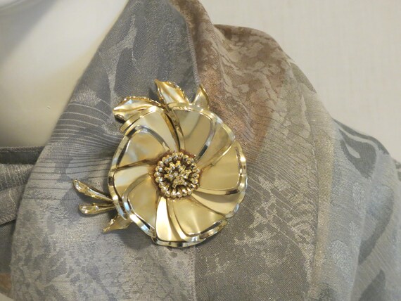 Vintage Gold Brooch, Flower Brooch