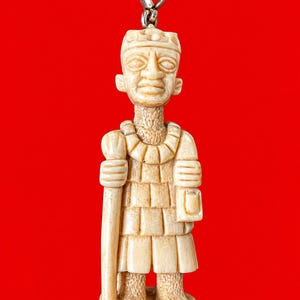 Sällsynt handskuret horn-/benhalsband inspirerat av Obatala, Yoruba