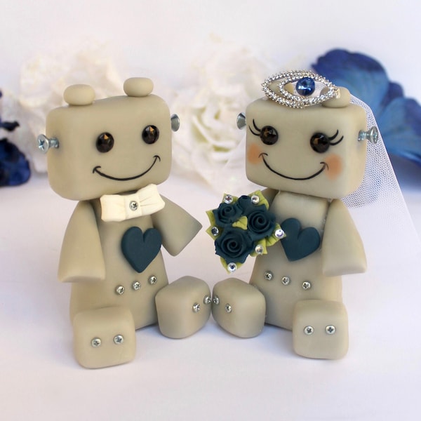 Wedding cake topper robots in love, steampunk nerd geek fantasy sci-fi wedding, custom bride and groom figurines