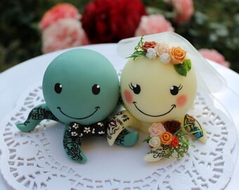 Funny tattoo octopus wedding cake topper for inked brides and grooms, beach alternative rockabilly rock n roll punk sea tattooed wedding