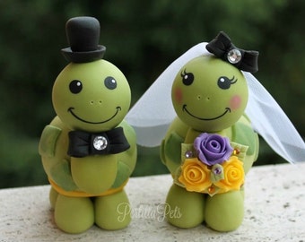 Turtle wedding cake topper, love turtles bride and groom with banner, customizable