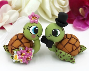 Sea turtle cake topper, wedding custom cake topper, sea animal cake decorations, bride and groom cake topper, sea beach wedding cake topper