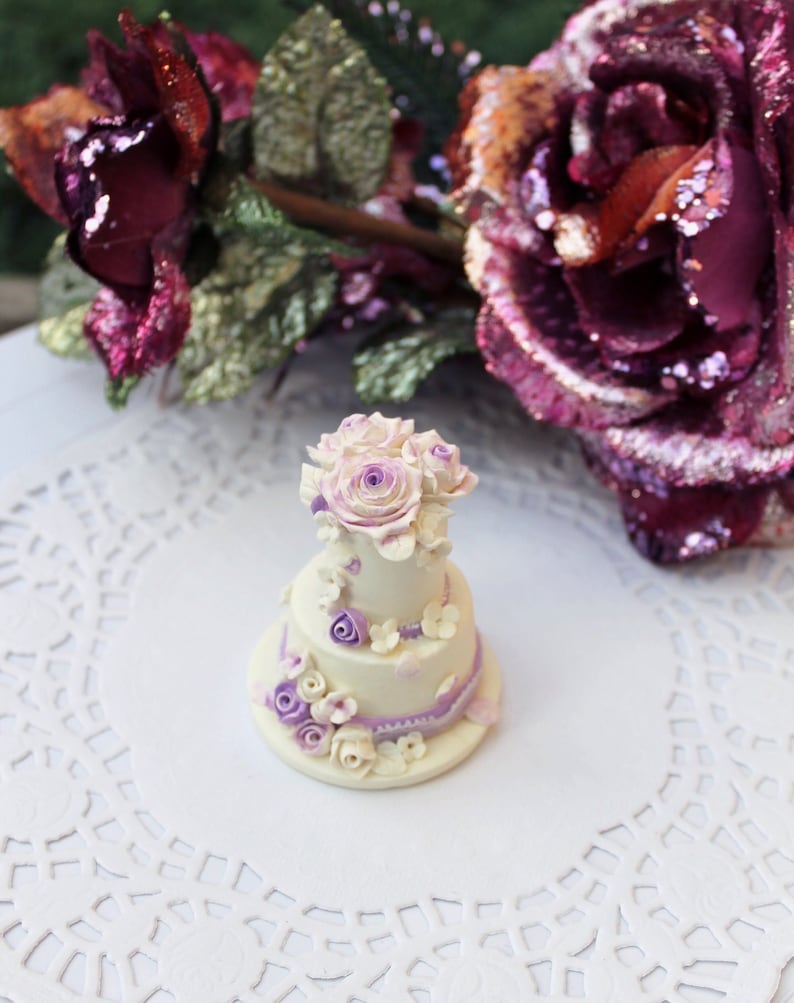 Réplique de gâteau de mariage, réplique de mini gâteau, couples personnalisés mariés ensemble ornement de gâteau de mariage de Noël, cadeau du premier anniversaire image 1