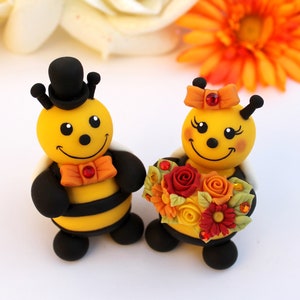 Bee wedding cake topper, personalized bee bride and groom, funny cute cake topper with banner