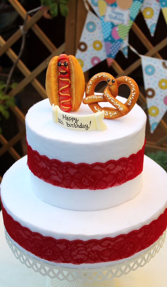it-dogsカップケーキドレスＳ Handmade Hot Dog Pretzel Cake Topper, Funny Food Figurine