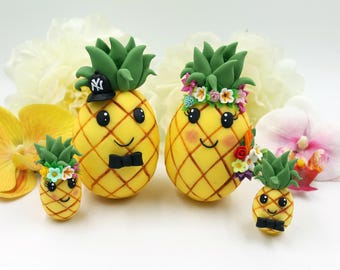 Wedding custom personalized Pineapple cake topper, bride and groom with kids, tropical summer destination Hawaiian party