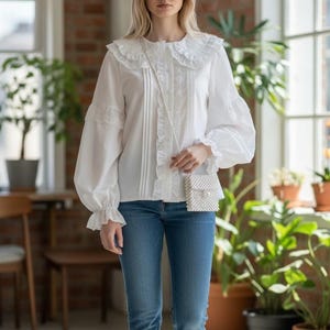 レディース ホワイト プレッピー ブラウス、ピーターパンカラー レース シャツ、レディース ラッフル トップ 長袖、エレガント スウィート ヴィンテージ スタイル Blusas Mujer