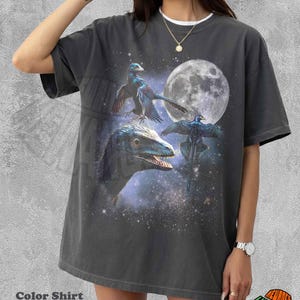 Vintage Microraptor Shirt, Himmlisches Tier T-Shirt, Retro Mond Grafik Top, Cottagecore Natur Geschenk, Boho Wildtier Kleidung, ästhetischer Raptor