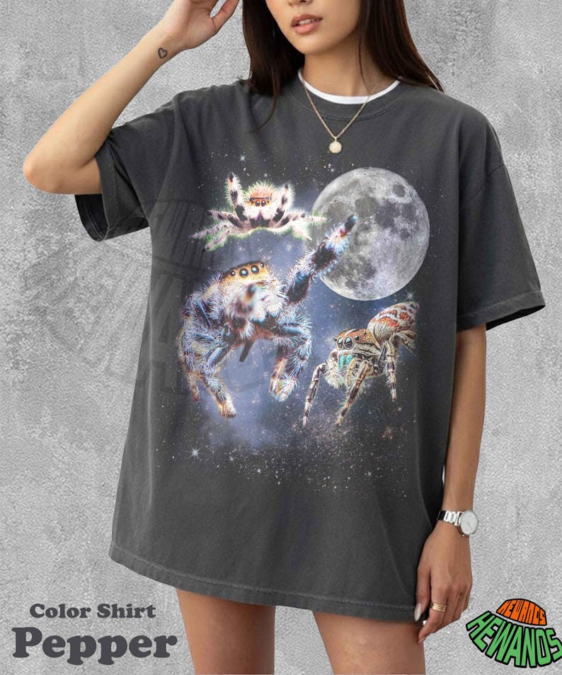 Tres camisetas retro con estampado de arañas saltarinas, camiseta vintage de Halloween con luna, camiseta de araña, araña divertida, lavada de gran tamaño, camiseta de araña saltarina imagen 1