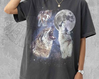 Wolf Moon Shirt, Vintage Wolf Moon Tee, Retro Animal Moon Tshirt, Celestial Wolf Graphic Tee, 90s Wolf Aesthetic, Howling Wolf Moon Clothing