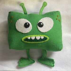 Personaje de dibujos animados para niños de tamaño pequeño hecho a medida para juguete de peluche, animal de peluche de foto, personajes de SingSong