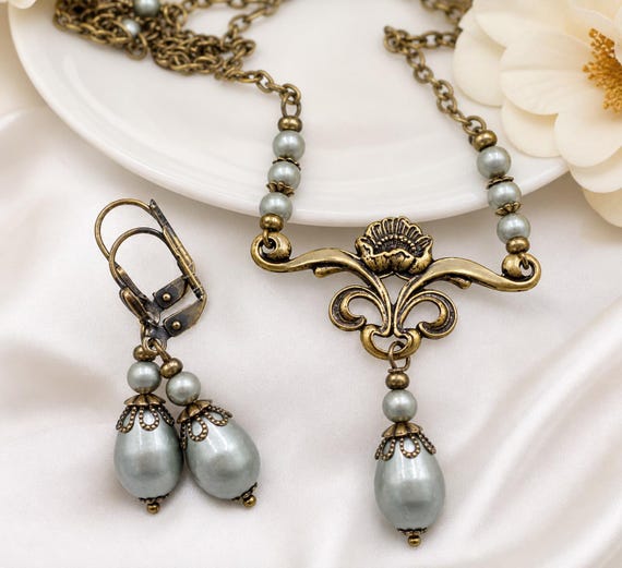 Elegant Pearl Jewelry Set, Vintage Necklace and Earrings, Antique Gold Style, Wedding Jewelry Gift