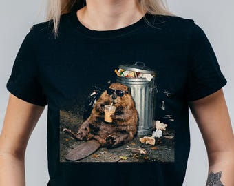Camiseta vintage de los 90 con gafas de sol de castor, divertida camiseta con un cubo de basura, regalo retro de castor, camiseta para amantes del café helado, Weird Core Apparel