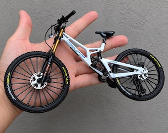 Miniatuur mountainbikemodel, realistische gelegeerde gegoten fietsreplica, bureaudecor, MTB-figuur voor verzamelaars