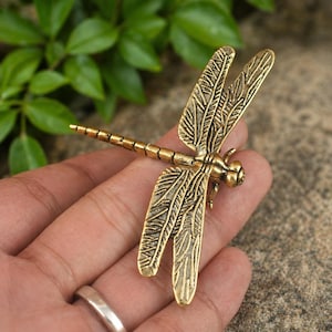 Vintage messing libelbroche – gedetailleerde door insecten geïnspireerde sieraden, cadeau cottagecore-stijl