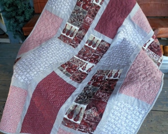 Hawaiian Ukelele Quilt, Hawaiian Print Quilt, Red Quilt, Grey Quilt, Ukelele Quilt, Tiki Huts