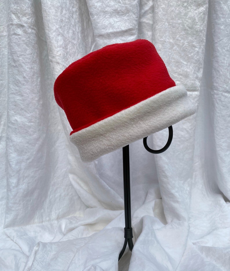 Red and Ivory Fleece Hat, Roll Brim Hat, Soft and Warm Hat, Ivory Hat, Red, Hat, Fleece Hat, Winter Hat afbeelding 1