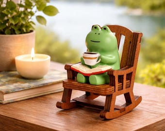 Figura de resina de rana japonesa: decoración de escritorio con la imagen de una rana leyendo en una mecedora.
