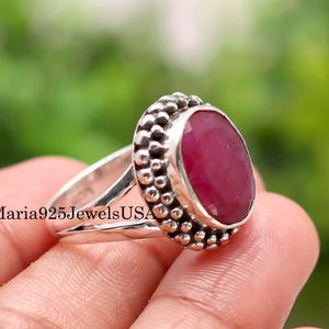 Handgemachte Oval Rubin Ring - Sterling Silber Perlen Band