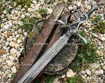 Hand-Forged Elven Longsword: Damascus Steel Blade, Walnut Handle, Emerald Accents