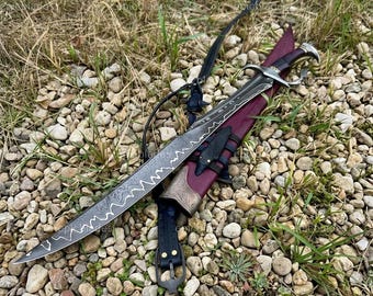 Miecz fantasy z damaszku kuty ręcznie – pochwa z purpurowego serca, ostrze cosplay