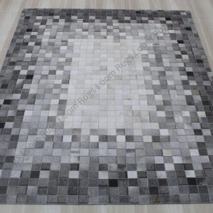 Tapis en patchwork fait main en cuir de vachette gris blanc - Zone de mosaïque en cuir moderne