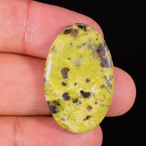 Naturlig ödelsit cabochon lös ädelsten oval form för att göra smycken 32x20x4mm 20ct. HH-114