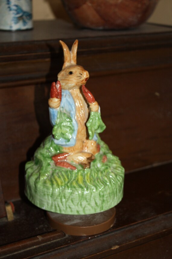 peter rabbit wind up musical toy