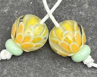 Mint & ombre yellow Petal Bead pair FHFteam GBUK SRA