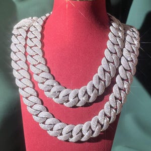 Cadena cubana de eslabones lunares de 24 mm con diamantes microengastados, joyería hip hop, regalo para él.