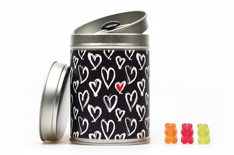 HEARTS Gift Tin image 2