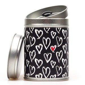 HEARTS Gift Tin image 1