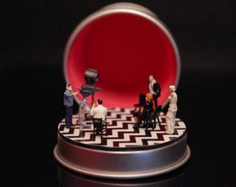 RED ROOM Twin Peaks Diorama customizable