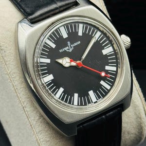 Relógio de pulso masculino vintage Ulysse Nardin: restaurado, com corda manual suíça e mostrador preto. imagem 8