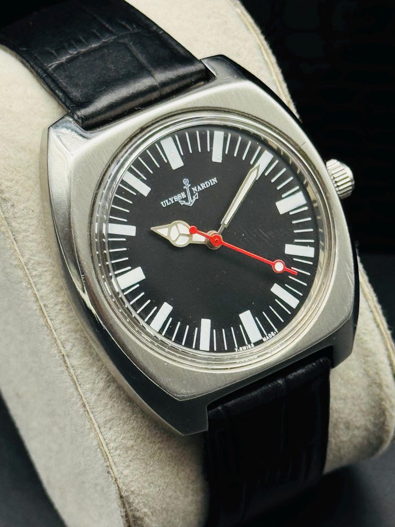 Relógio de pulso masculino vintage Ulysse Nardin: restaurado, com corda manual suíça e mostrador preto. imagem 8