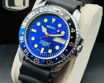 Vintage Seiko 5 Automatic Watch: Blue Dial Day-Date, Refurbished 1990s,Exhibition Back