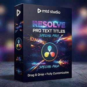 Puede incluir: Una caja negra con el texto "RESOLVE PRO TEXT TITLES SPECIAL PACK" en colores neón. La caja también presenta el logotipo "mtd studio" y las palabras "Drag & Drop • Fully Customizable". El fondo está borroso con luces de colores.