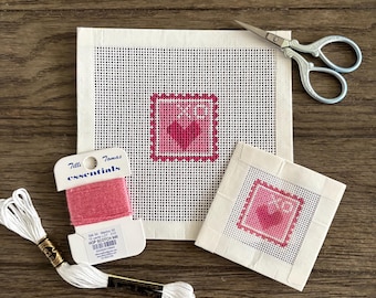 Lienzo para bordar Mini Corazón Rosa / Patrón de bordar para el Día de San Valentín / Malla 13 / Malla 18 / Bordado moderno / Diseño de corazón pequeño
