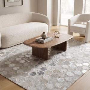 Tappeto moderno esagonale patchwork in pelle bovina / Tappeto artigianale in pelle con pelo / Tappeto geometrico metallizzato argento / Tappeto contemporaneo di lusso
