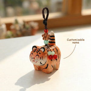 Houten tijger sleutelhanger, handgesneden tijger tashanger, houten gesneden dier sleutelhanger hanger
