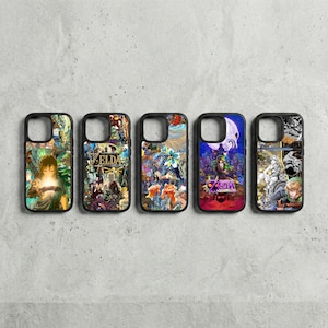 Puede incluir: Cinco fundas negras para teléfono con diseños coloridos. Las fundas presentan ilustraciones de la serie de videojuegos, The Legend of Zelda. Cada funda tiene un diseño diferente, incluyendo personajes, paisajes y el logo del juego.