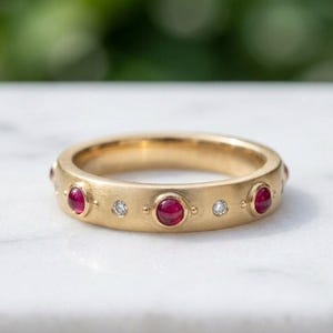 Anillo de compromiso de oro macizo de 14k con rubíes, banda gruesa para mujer, con rubíes pavé, apilable, delicado, de plata auténtica, joyería hecha a mano, regalo para esposa.