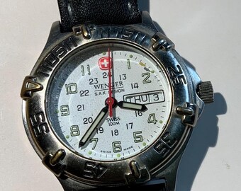 Wenger S.A.K Design Day Date Dial Leather Strap Quartz 90 display picture 2