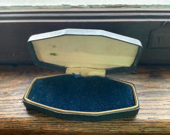 vintage jewelry display box/stickpin case