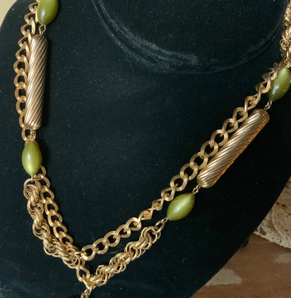 1970’s gold tone necklace with iridescent green b… - image 3