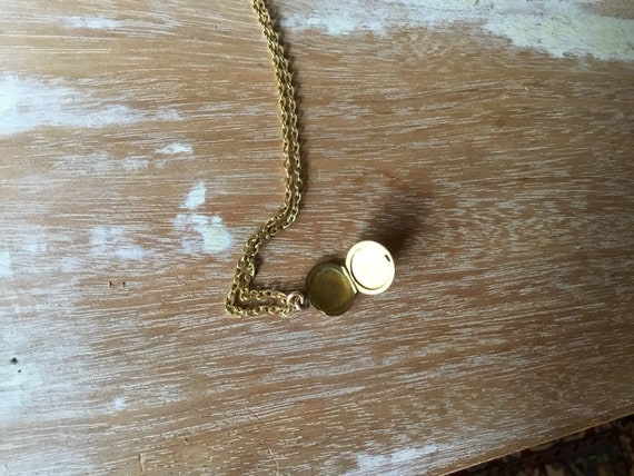 Victorian gold filled locket and chain - image 4