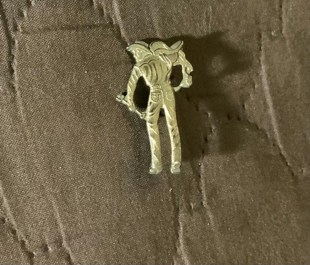 アンティーク雑貨 LEVI'S SADDLEMAN AWARD Vintage Levi's Saddleman statue, circa 1950s.